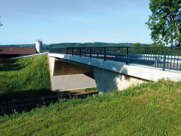 11 Bildstrecke Bahnbrücke Stockau